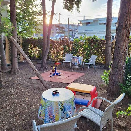 Hotel Agni -Enoikiazomena Diamerizmata Kallithea  Екстер'єр фото
